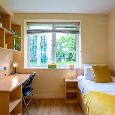 120 - Two Bed With Parking 公寓 *