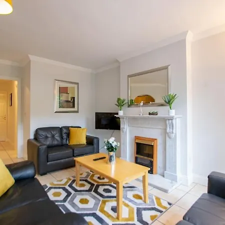 120 - Two Bed With Parking 公寓 *